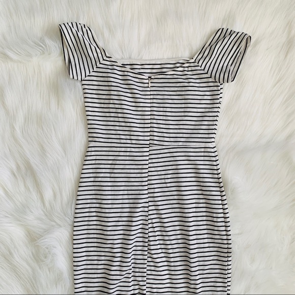 ｔｏｂｉ  ｂｌａｃｋ & ｗｈｉｔｅ  ｓｔｒｉｐｅｄ  ｄｒｅｓｓ - Picture 2 of 4